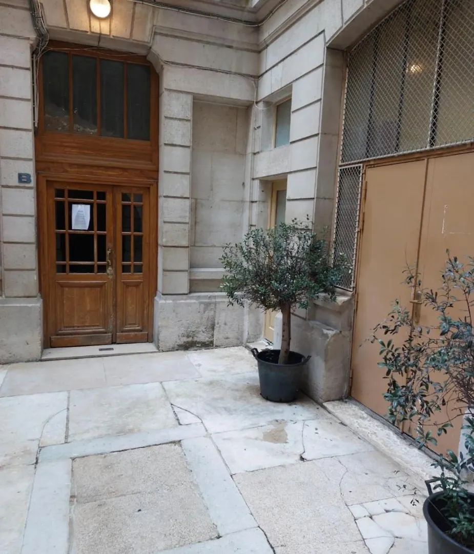 Centre - At * Paris