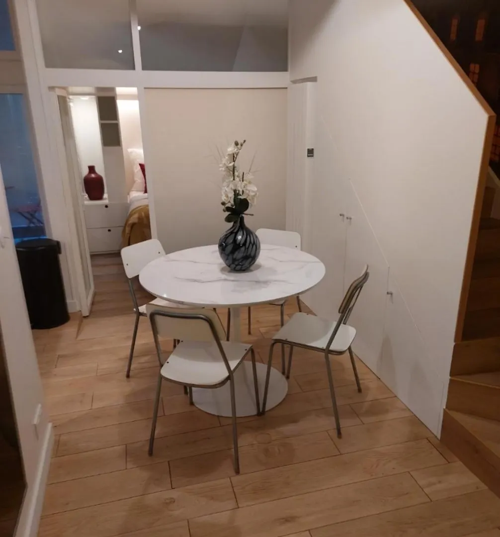 Centre - At Apartment