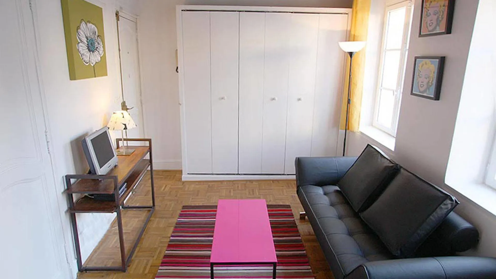 Apartment Centre - At Paris
